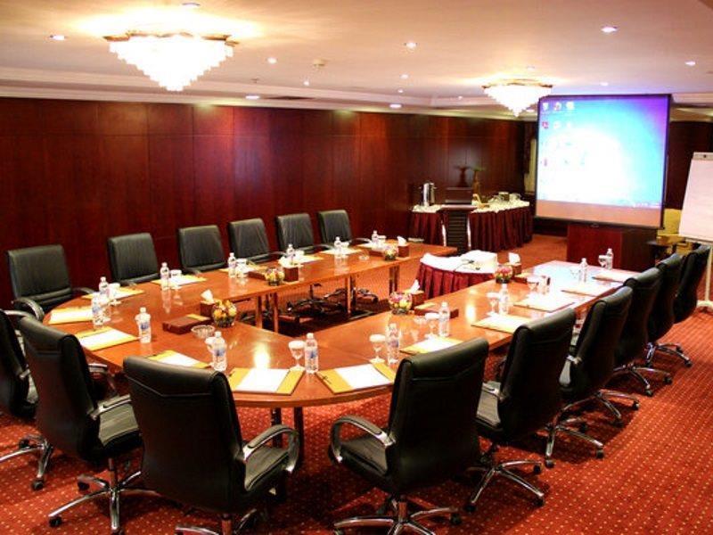 Al Shohada By Palm Rich Makkah Mecca Exterior foto A meeting room