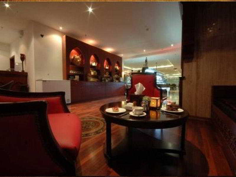 Al Shohada By Palm Rich Makkah Mecca Exterior foto The interior of the restaurant